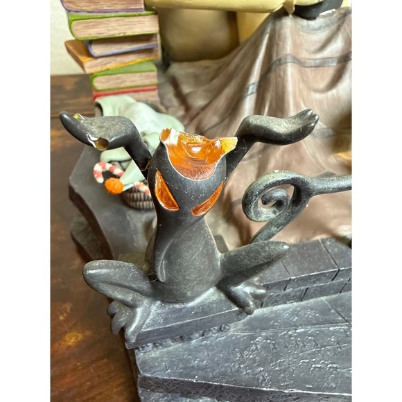 Disney Nightmare Before Christmas Jack Skellington Zero Bed Scene Sculpture - Picture 12 of 12